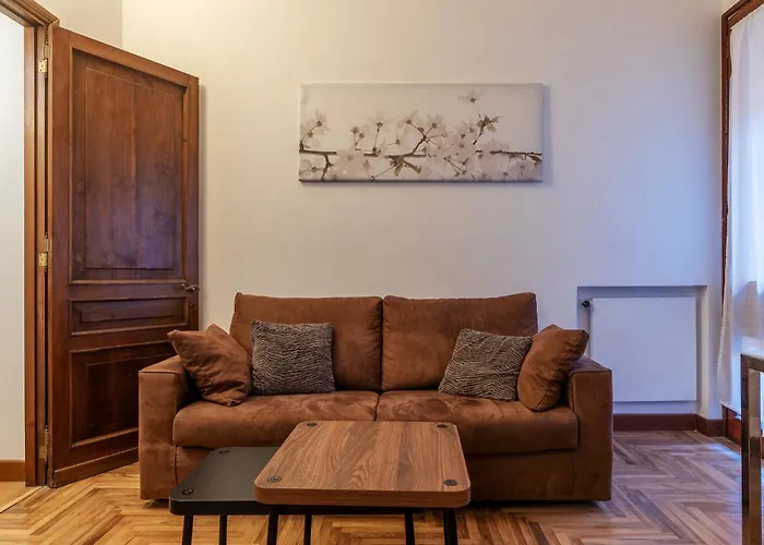 Apartment Guesthost - Charming Near Piazza Di Spagna *
