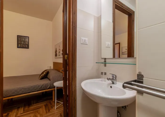 Guesthost - Charming Near Piazza Di Spagna Apartment *