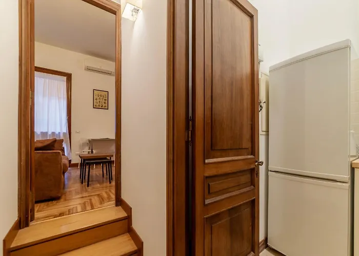 Guesthost - Charming Near Piazza Di Spagna Apartment *