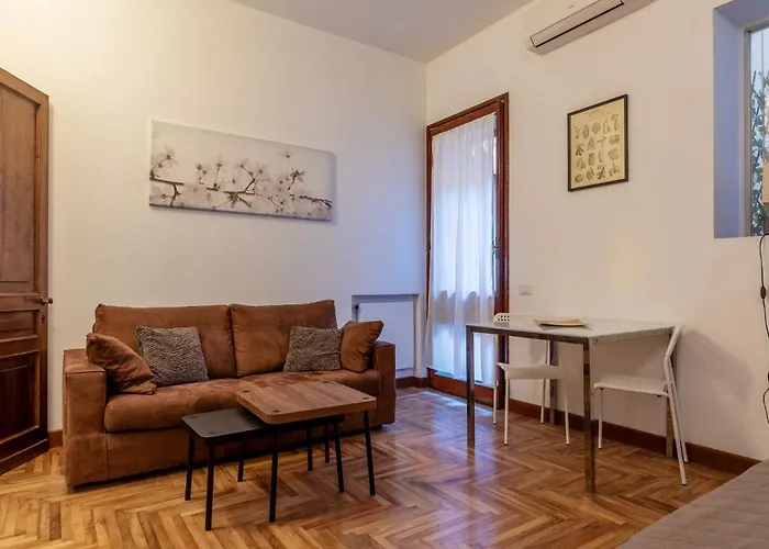 Guesthost - Charming Near Piazza Di Spagna